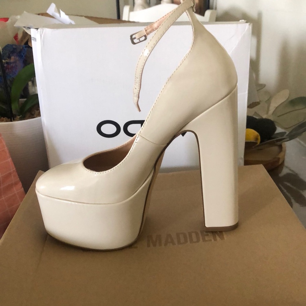 Steve madden sky rise platform heels